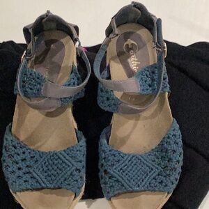 Earthies Women's Blue Woven Sandals